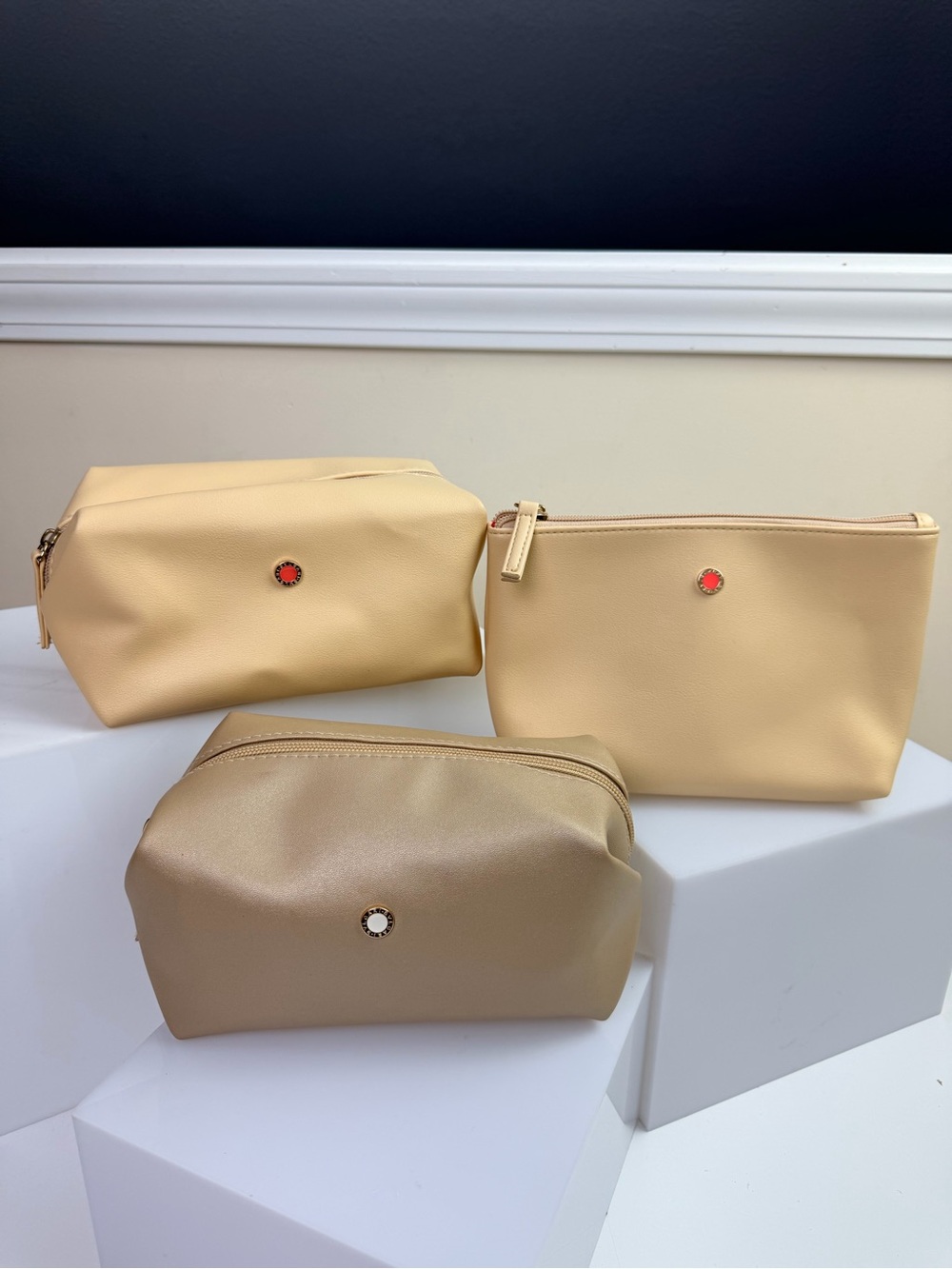 New Set of 3 Bvlgari Emirates Makeup Bag Beige & Gold Zip Cosmetic Pouch Pocket